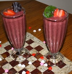 plenty of smoothie for two people to enjoy