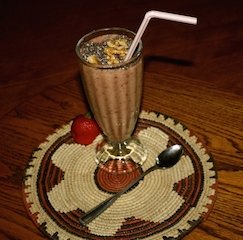 smoothies contain antioxidants and fiber to lower cholesterol