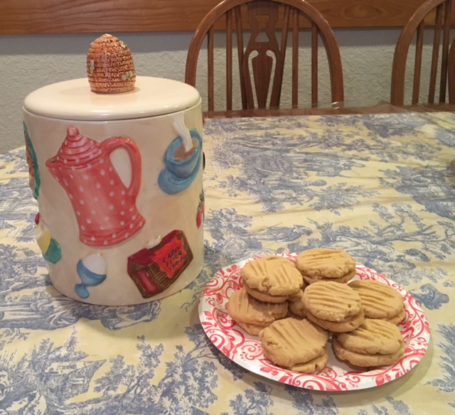 caramel creme cookies make a good gift or a batch of cookies to enjoy at home.