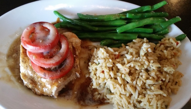 Baked chicken with rice and vegetables is so comforting.