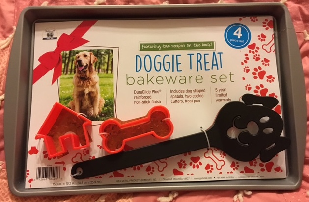 For only a few dollars, you can give your friends a bakeware set to make treats for their favorite dog.