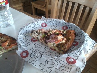 An occasional low calorie lunch in town veggie pizza is good